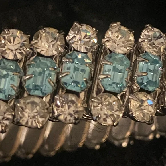 Vintage Light Blue Rhinestone Choker Necklace & Bracelet Set look @ the video